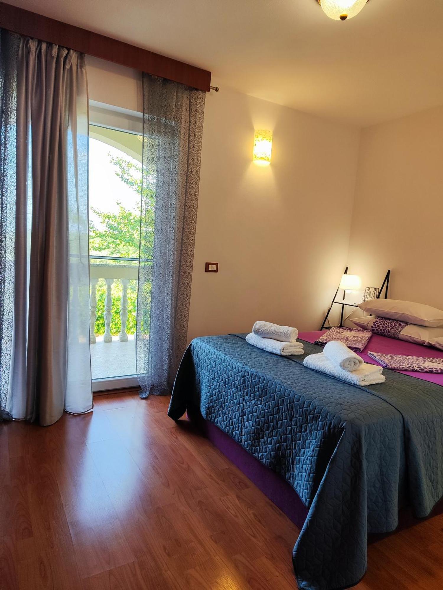 Apartments Flora Медулин Стая снимка