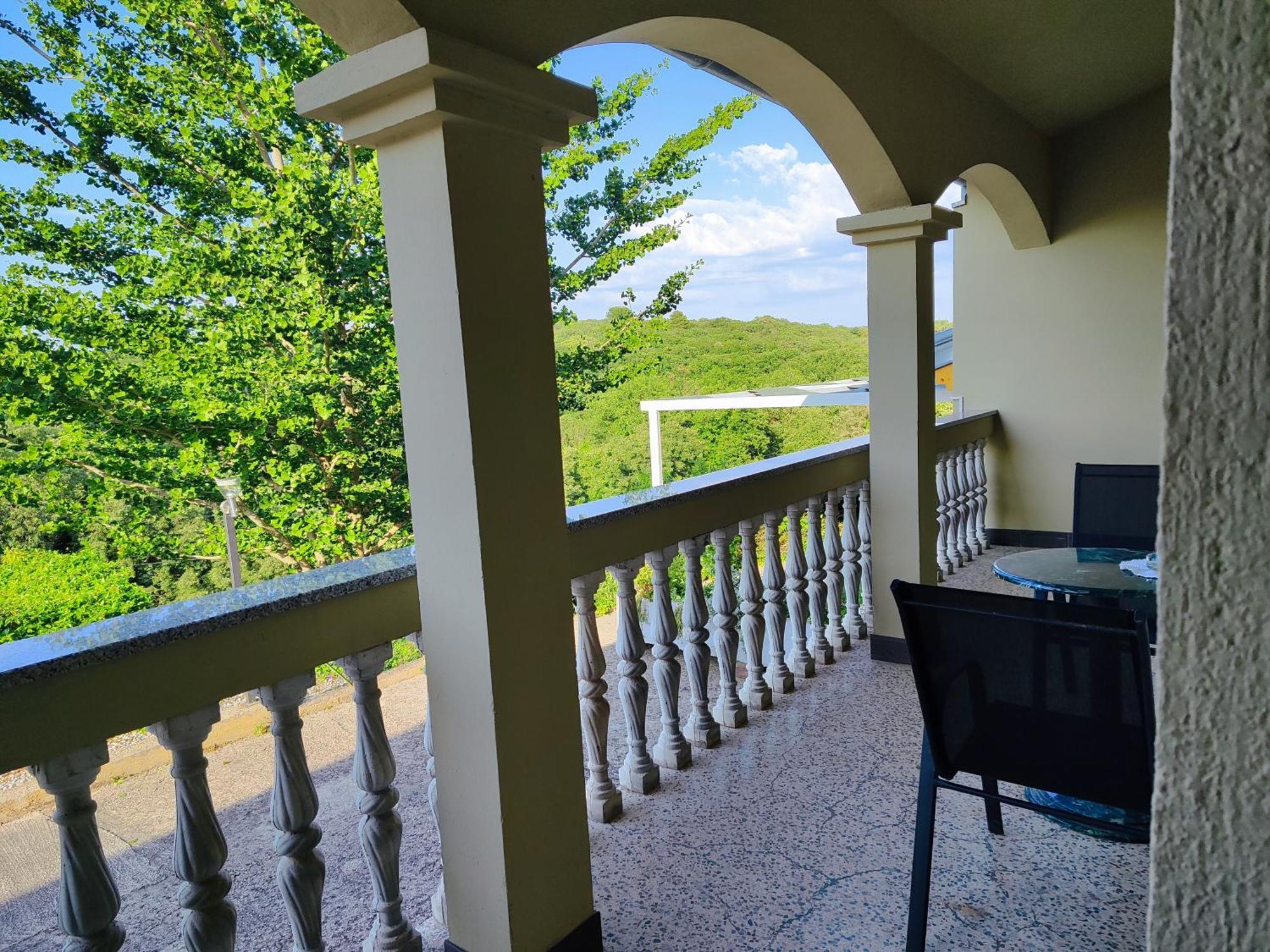 Apartments Flora Медулин Стая снимка