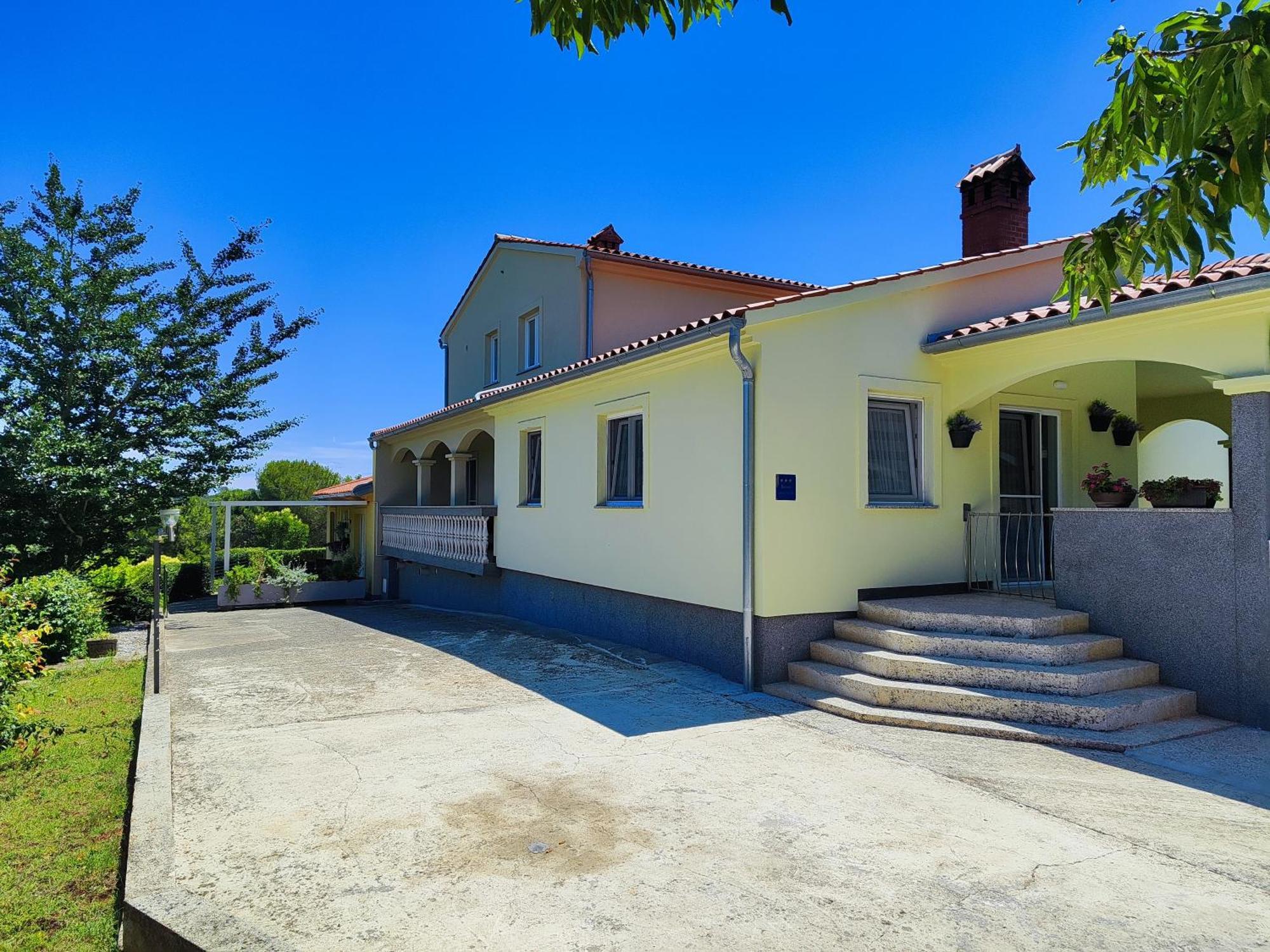 Apartments Flora Медулин Екстериор снимка