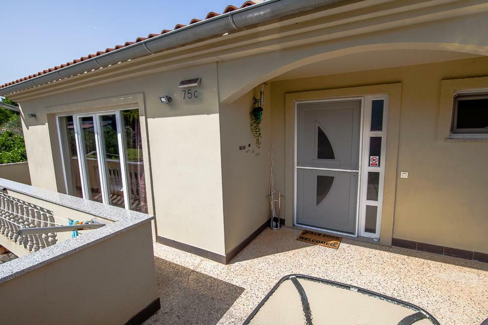Apartments Flora Медулин Екстериор снимка